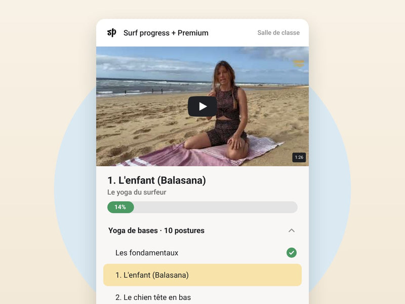La posture de l'enfant dans Le Yoga du surfeur, filmée sur la plage