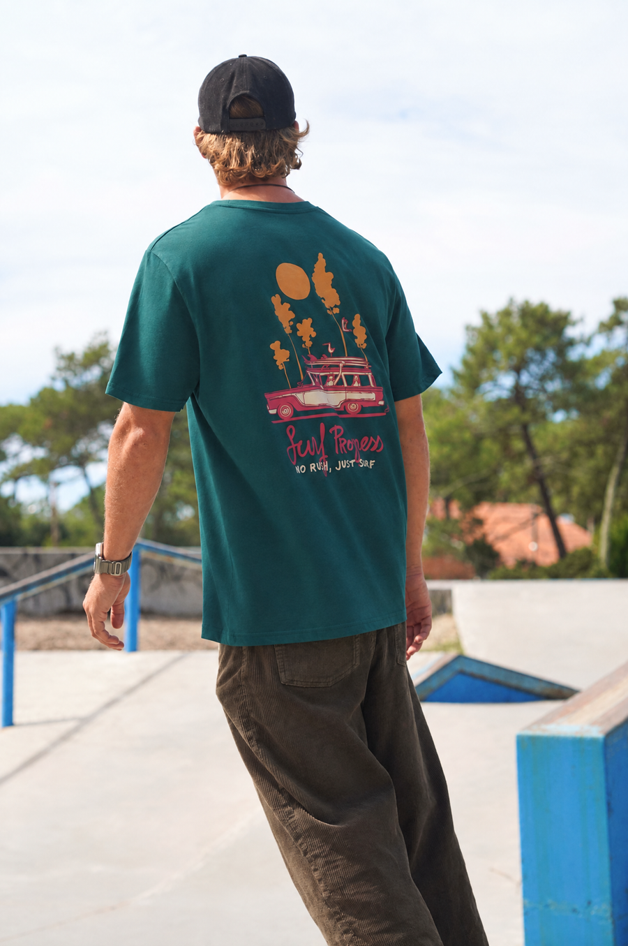 T-shirt Surf Progress Glazed Green porté